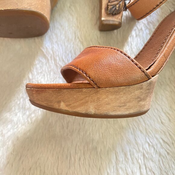 Miu Miu Vintage Camel Tan Floral Carved Wood Heel Platform Sandals – Size IT 38 - Picture 14 of 16